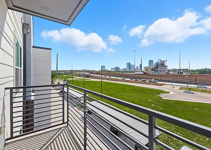 99 Modern 2b2b Near Stockyards, Pool & Gym, 7m To Dickies Stadium, 15m To At&t Stadium Apartamento