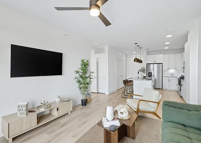 Apartamento 99 Modern 2b2b Near Stockyards, Pool & Gym, 7m To Dickies Stadium, 15m To At&t Stadium Fort Worth