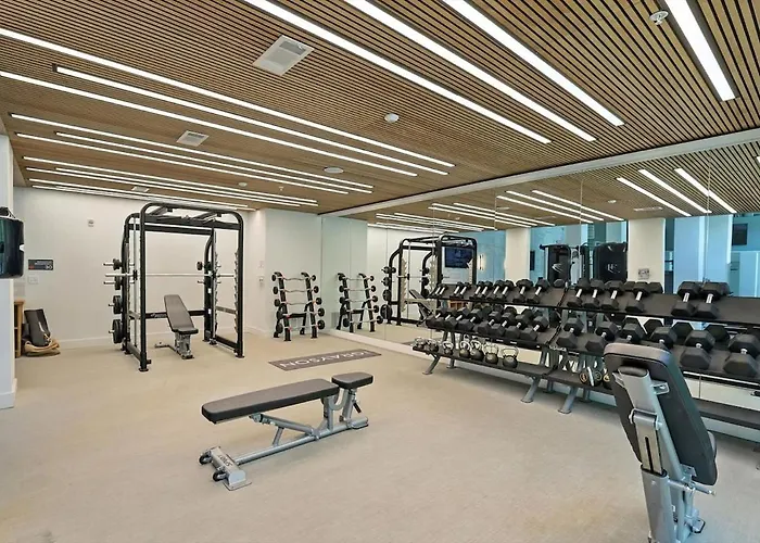Apartamento 99 Modern 2b2b Near Stockyards, Pool & Gym, 7m To Dickies Stadium, 15m To At&t Stadium