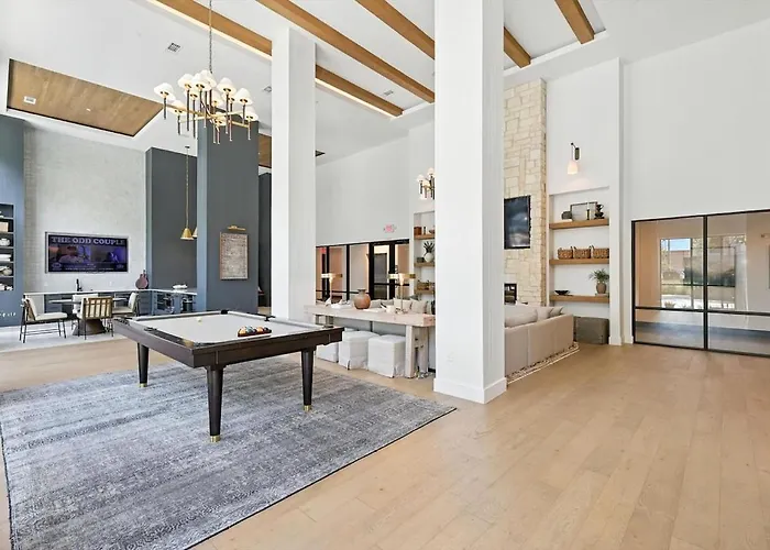 Apartamento 99 Modern 2b2b Near Stockyards, Pool & Gym, 7m To Dickies Stadium, 15m To At&t Stadium Fort Worth