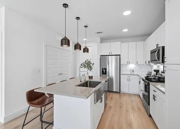 Apartamento 99 Modern 2b2b Near Stockyards, Pool & Gym, 7m To Dickies Stadium, 15m To At&t Stadium *
