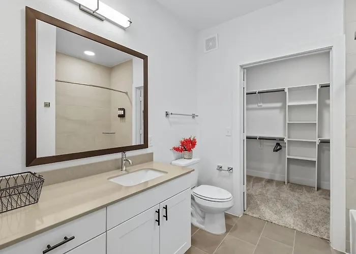 Apartamento 99 Modern 2b2b Near Stockyards, Pool & Gym, 7m To Dickies Stadium, 15m To At&t Stadium *