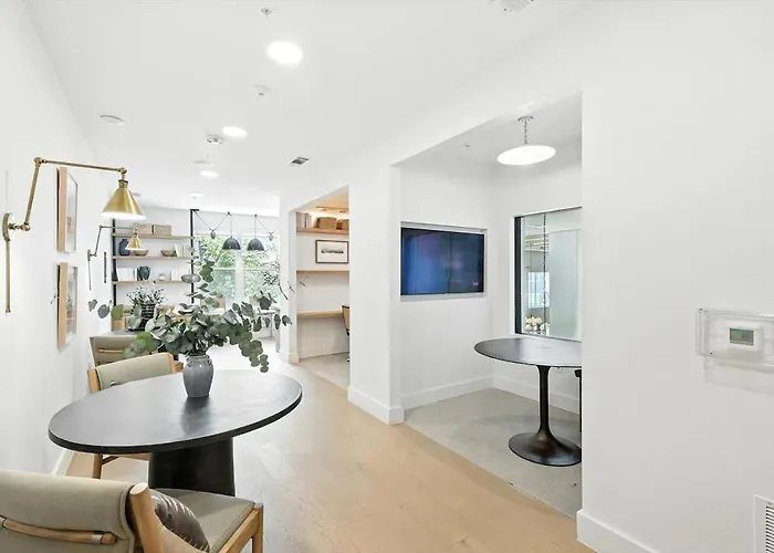 99 Modern 2b2b Near Stockyards, Pool & Gym, 7m To Dickies Stadium, 15m To At&t Stadium Fort Worth